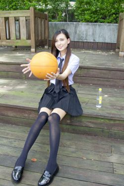 吸吮乳尖