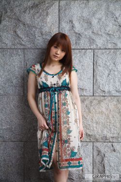 美女被吸